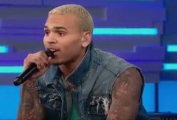 eGhydDRjMTI=_o_chris-brown-angry-at-gma-interview